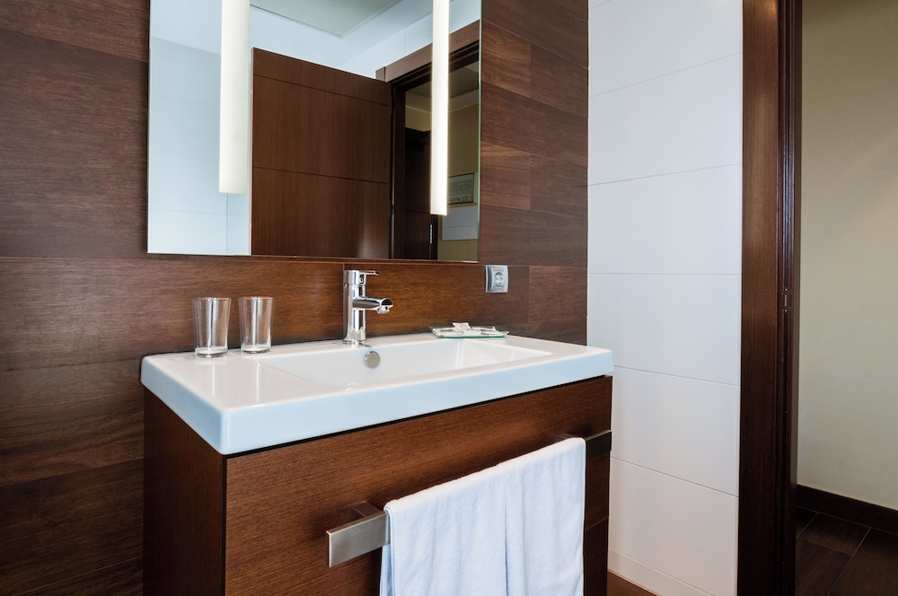 Double or Twin Room - Photo 7