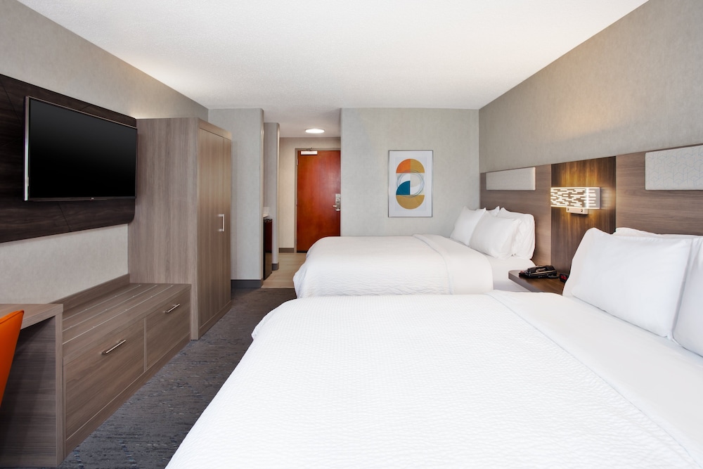 Standard Room, 2 Queen Beds - Photo 4