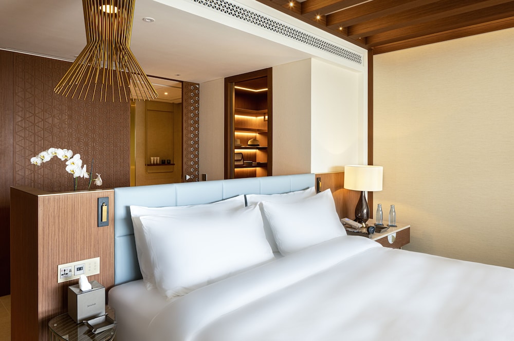 Deluxe Room (Ocean) - Photo 2