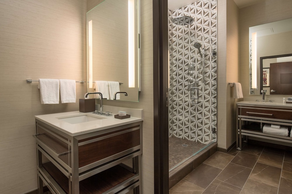 Penthouse, 2 Bedrooms (King Street)