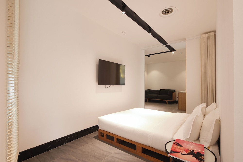 Standard Suite, 2 Bedrooms, Mountain View photo 2