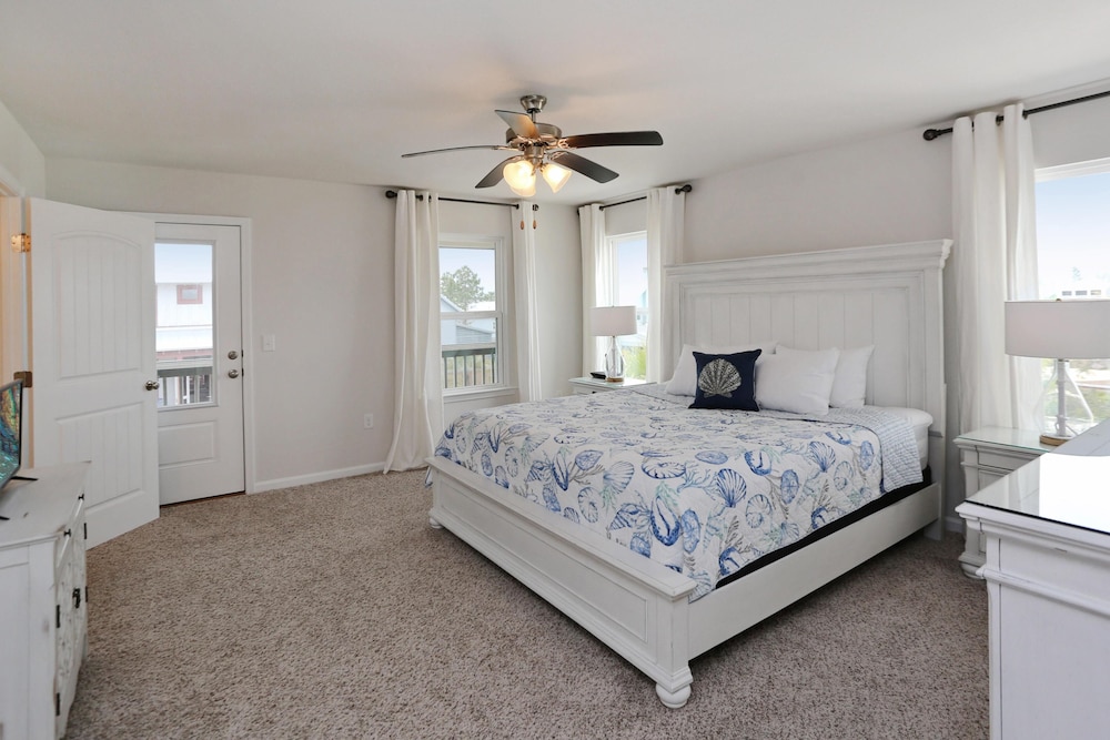 House, Multiple Beds (The Sandpiper) photo 1