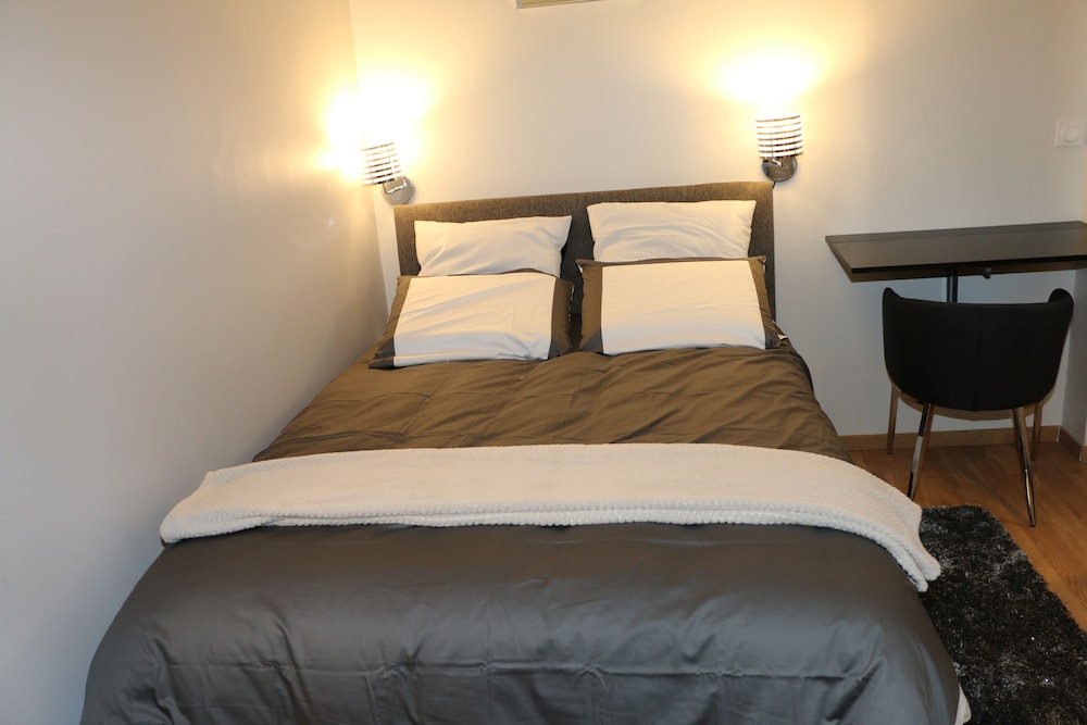 Double Room (Beige) photo 1