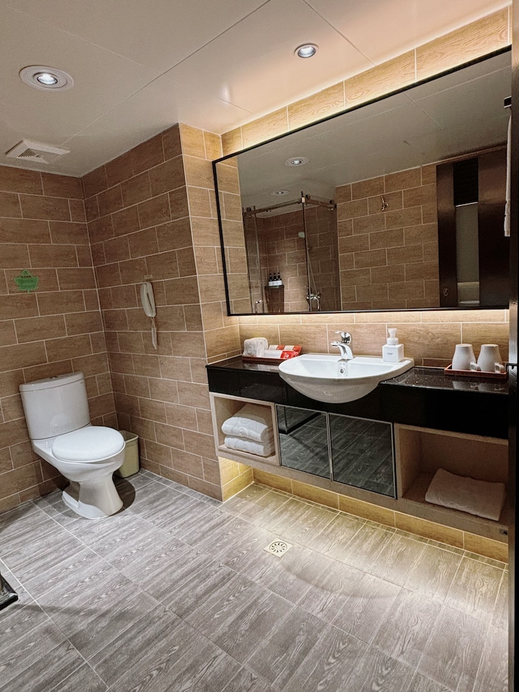 Luxury Suite photo 2