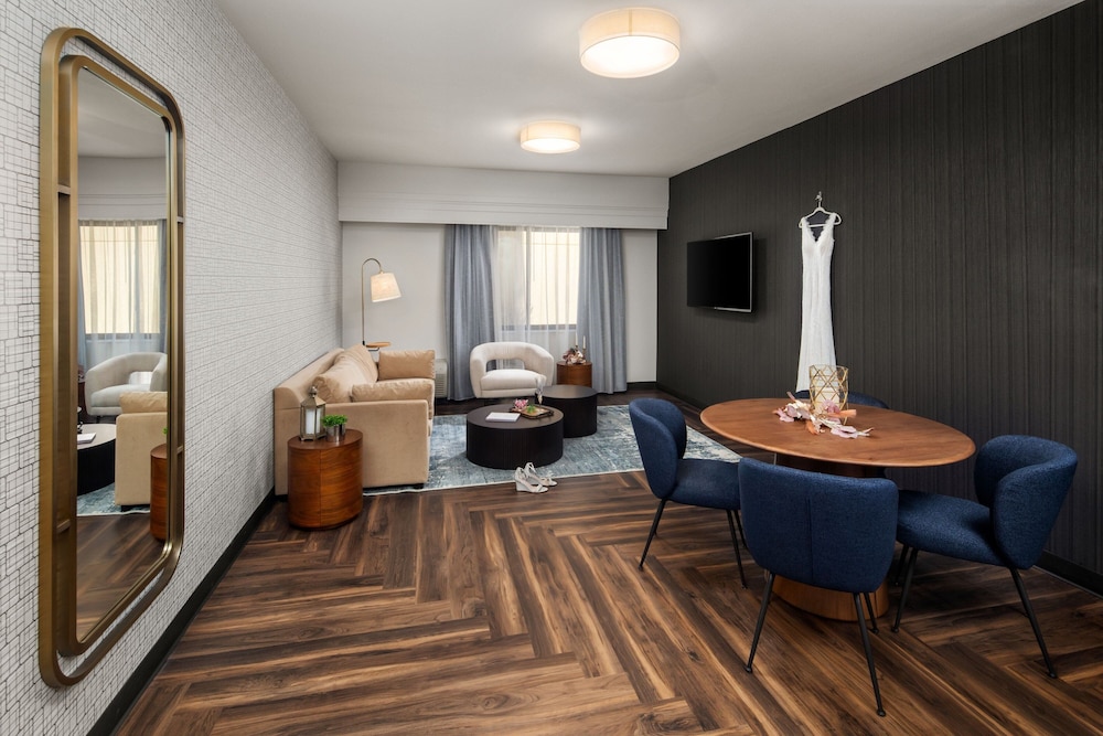 Suite, 1 Bedroom - Photo 4