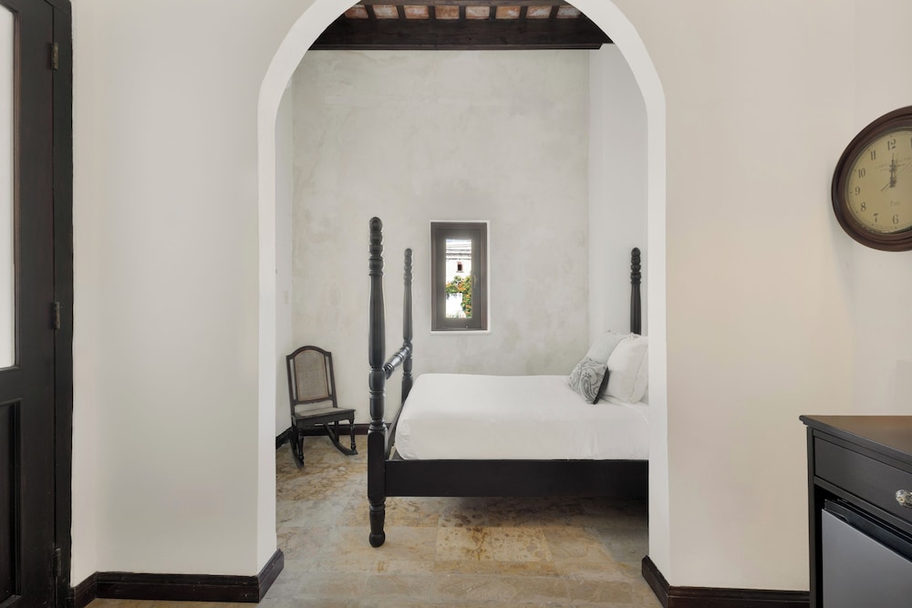QUIET SUITE