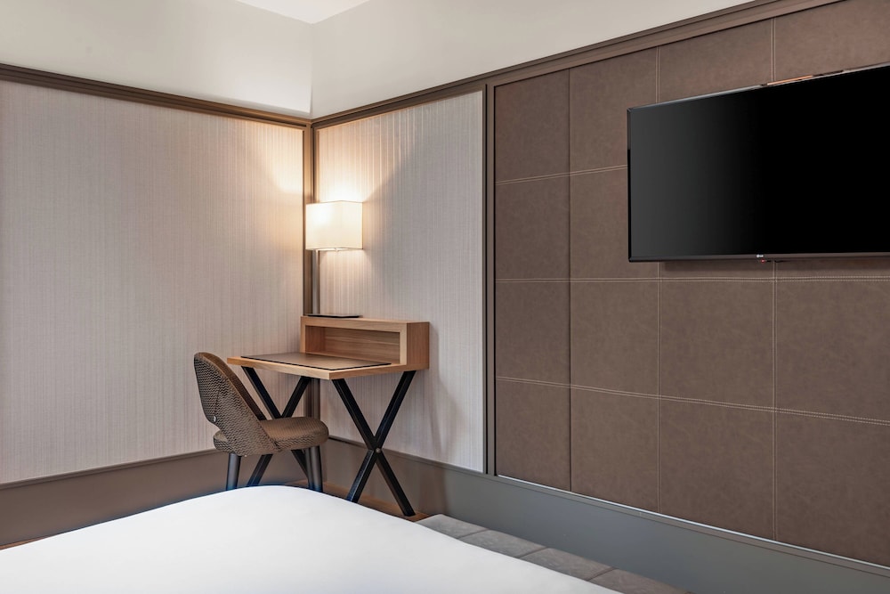 Standard Room, 1 Queen Bed