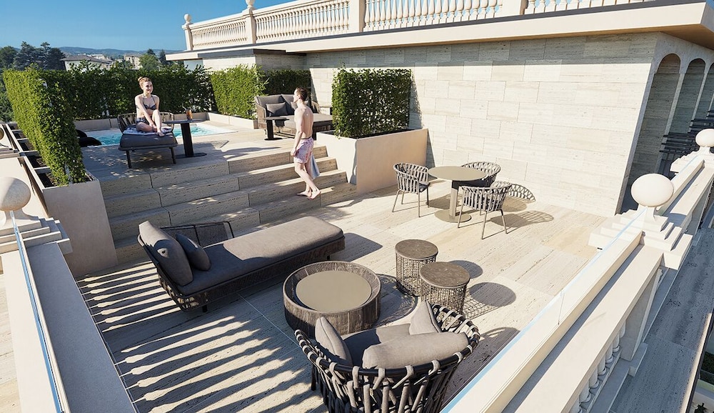 Presidential Suite Fashion,con vasca idromassaggio sulla terrazza e vista lago
