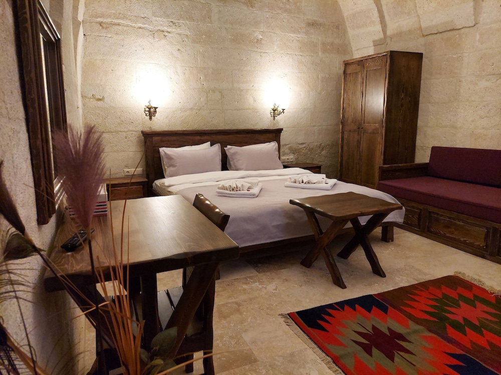 Deluxe Room - Photo 11