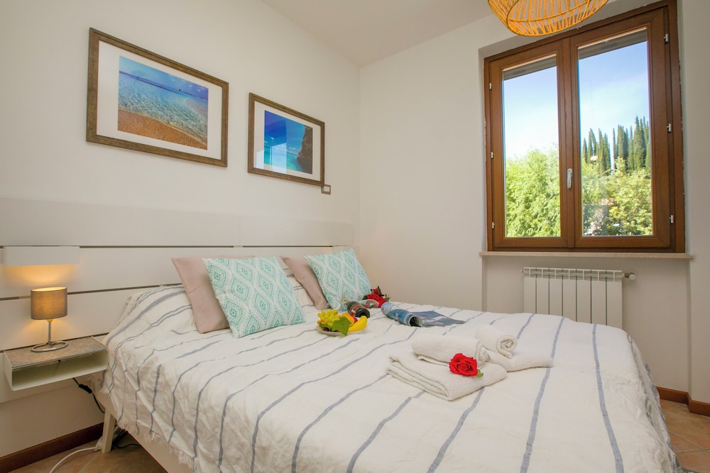 Family Apartment, Multiple Bedrooms (Casa Valtenesi) photo 2