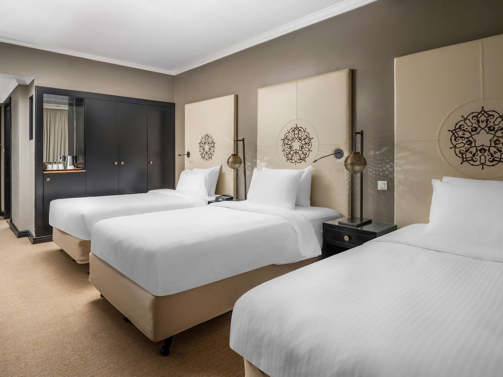 Classic Triple Room, 3 Twin Beds - Photo 3