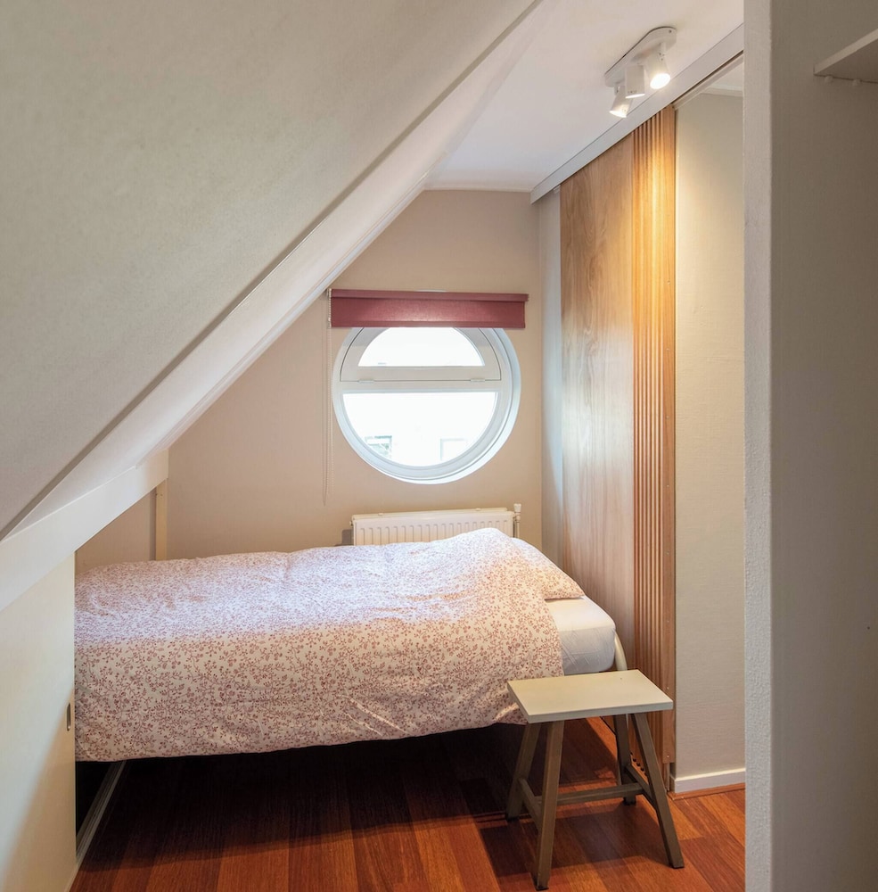 House, 3 Bedrooms, Accessible, Balcony photo 2