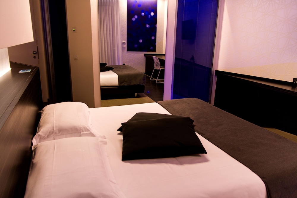 Design Double or Twin Room