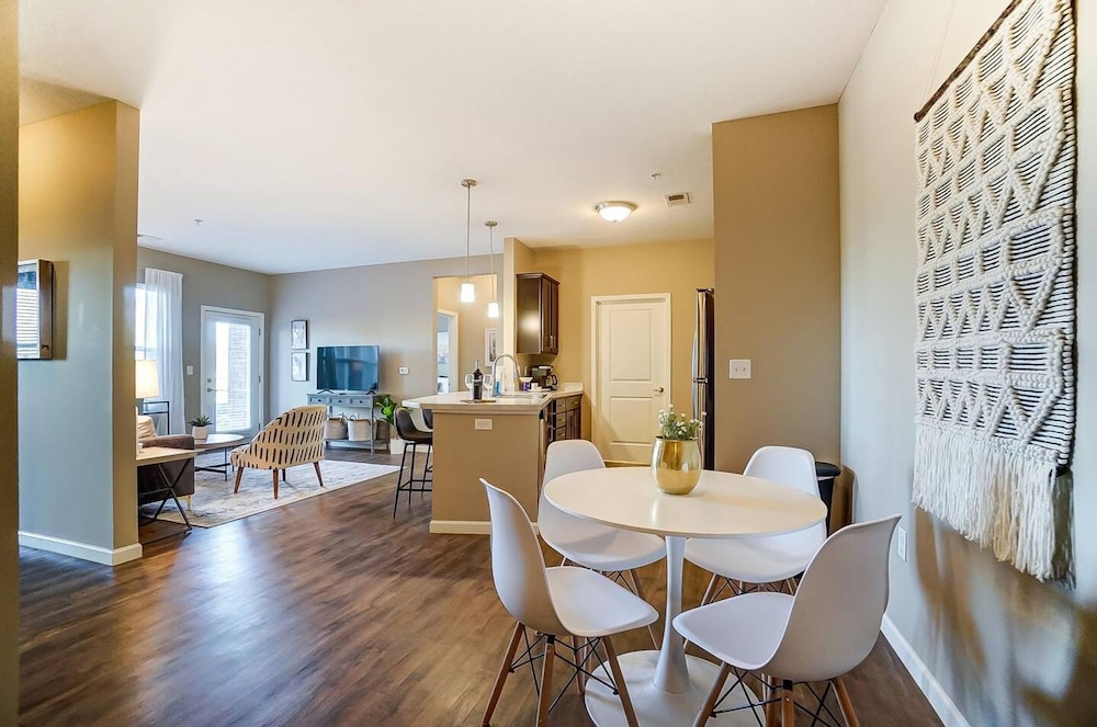Lux Dublin 2BR 1st Floor W D Pet Friendly, Billede 3