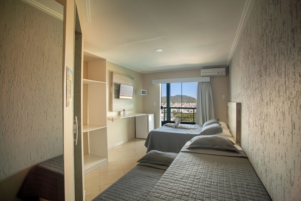 Superior Quadruple Room - Photo 1