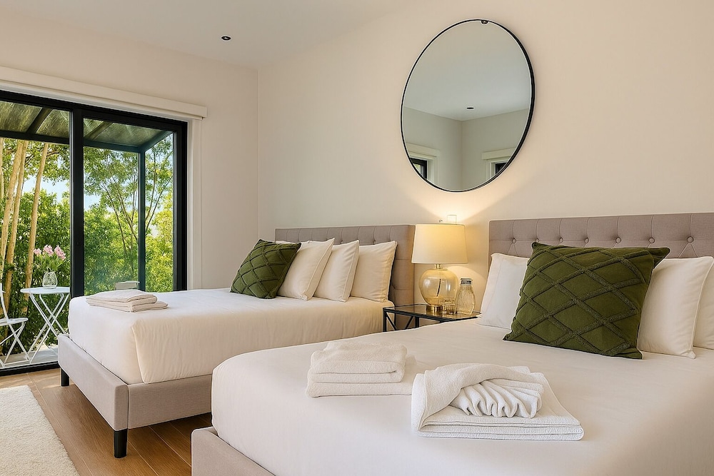 Family Double Room, 2 Queen Beds, Non Smoking, Garden View photo 1