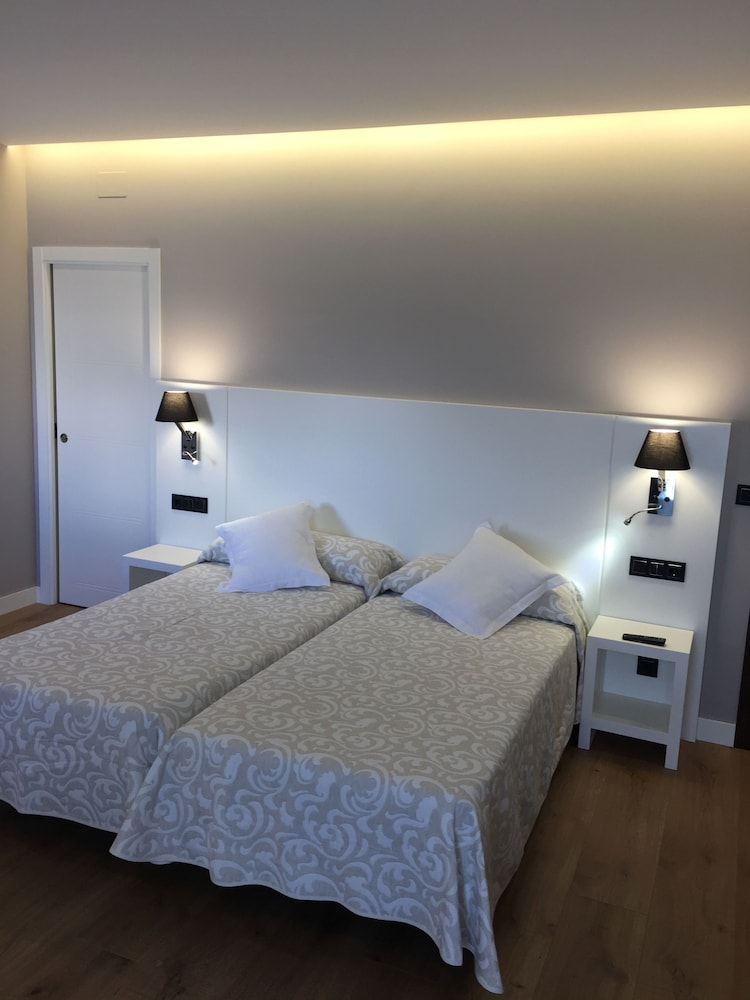 Basic Triple Room photo 2