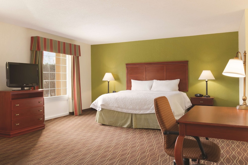 Suite, 1 King Bed, Non Smoking - Photo 2