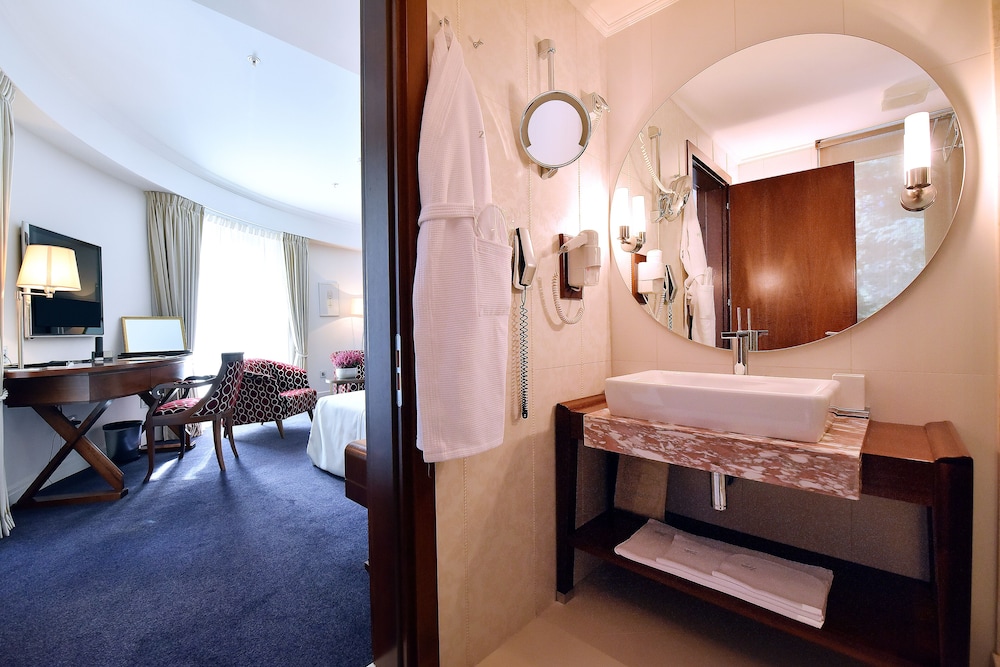 Deluxe Double Room, Garden View photo 3