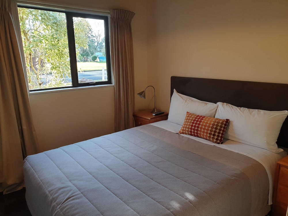 Standard Suite, 2 Bedrooms, Non Smoking, Kitchen (Cooking Unit) photo 2