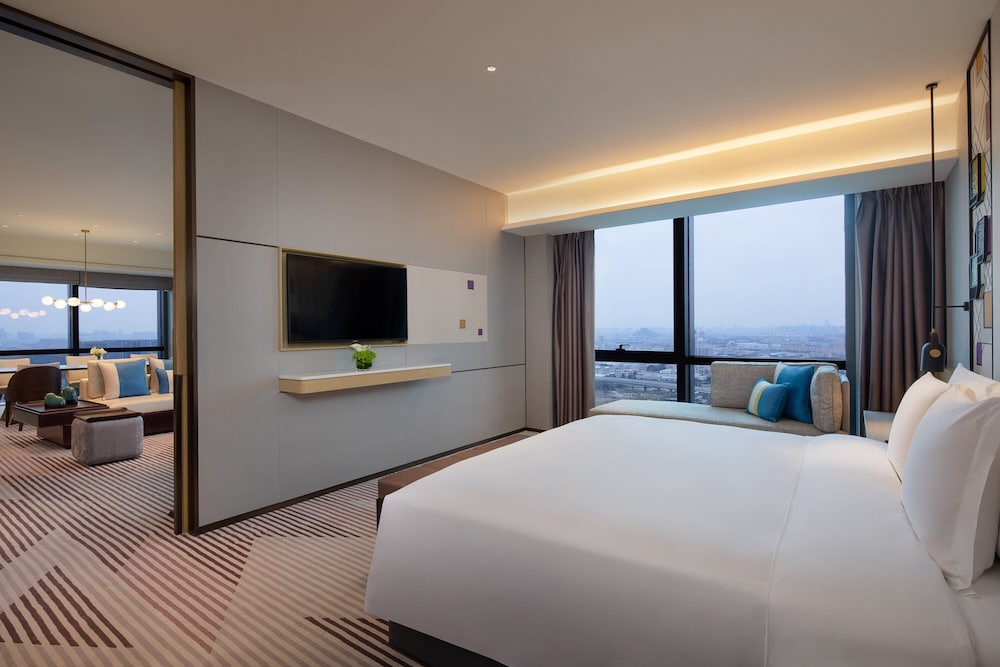Suite, 1 Bedroom (Kung Fu AI Kids Theme)