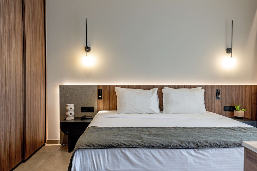 Deluxe Double Room - Photo 1
