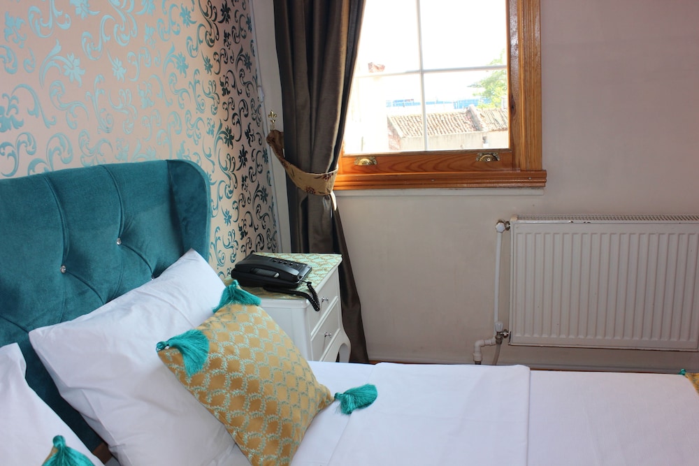 Deluxe Triple Room photo 3