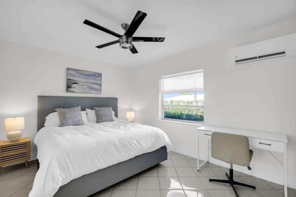 Unit 5 Peregrine-2 Bedrooms Oceanfront
