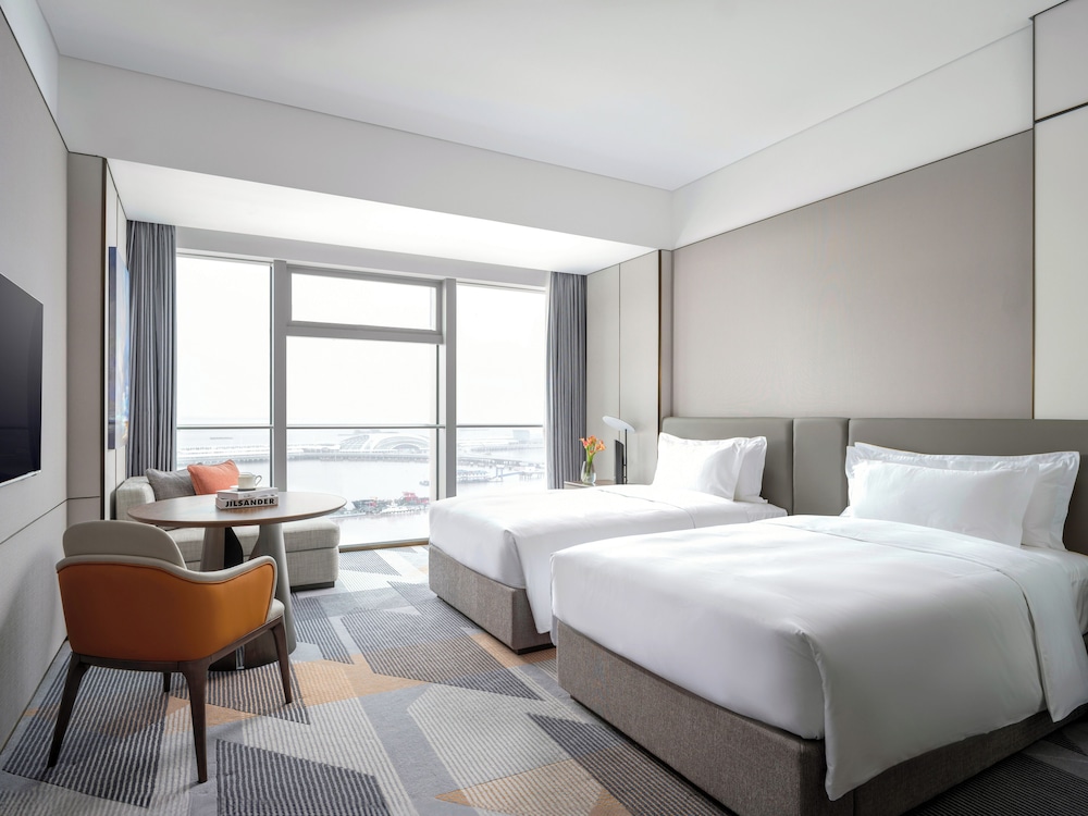 Deluxe Room, 2 Twin Beds, River View