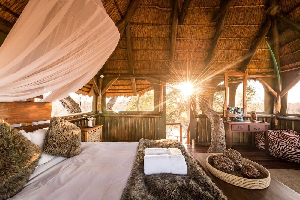 Traditional Cabin, 5 Bedrooms (Rhino Bushcamp) photo 3