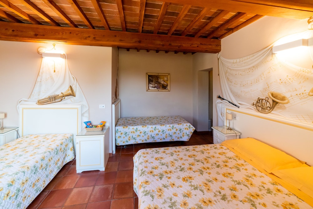 Luxury Quadruple Room photo 3