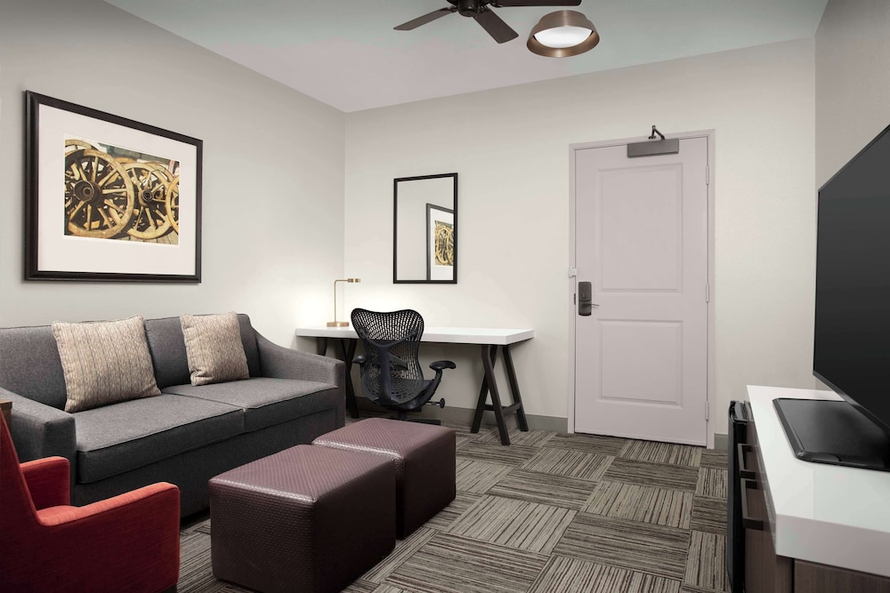 Junior Suite, 1 King Bed, Accessible - Photo 5