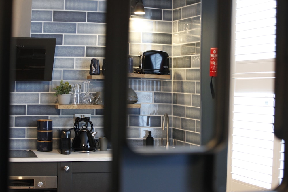 Executive Apartment - Photo 8