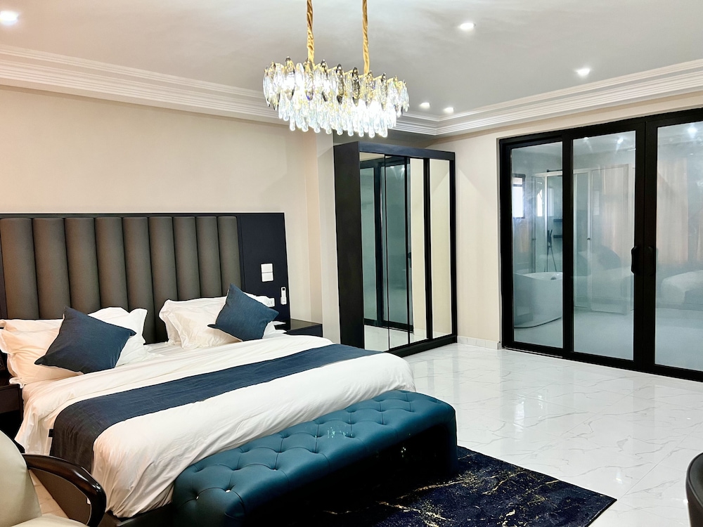 Executive Premium Apartment Suite.