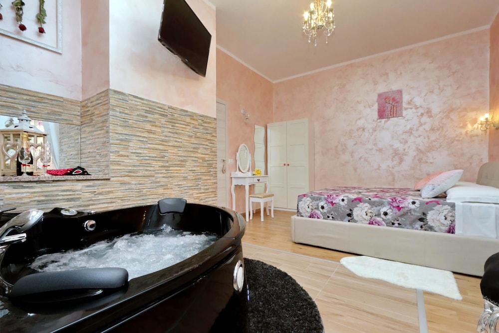 Deluxe Double Room, Jetted Tub