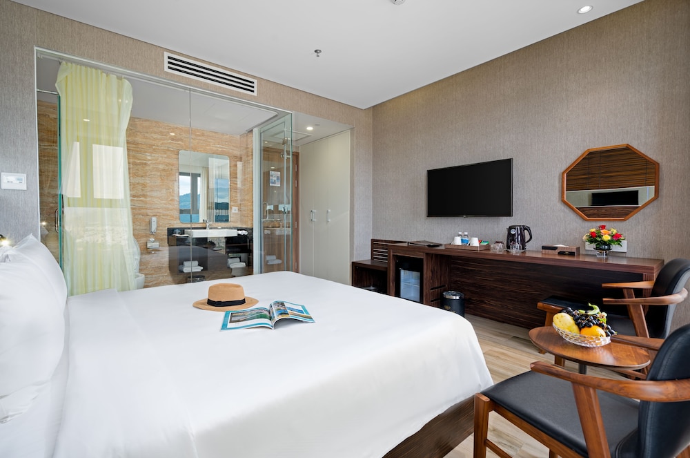 Deluxe Double Room, City View - Photo 5