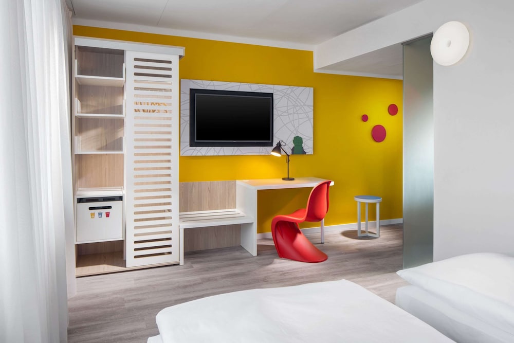 Standard Room, 2 Twin Beds, Non Smoking - Photo 5