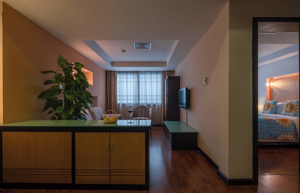 Family Room - Photo 2