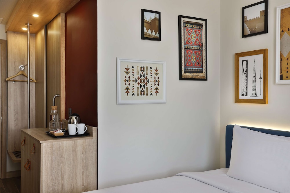 Superior Room, 1 King Bed - Photo 2