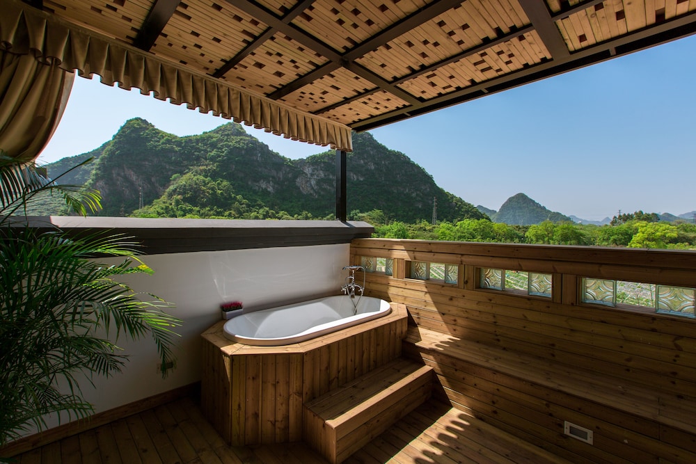 Suite with Mountain View photo 3