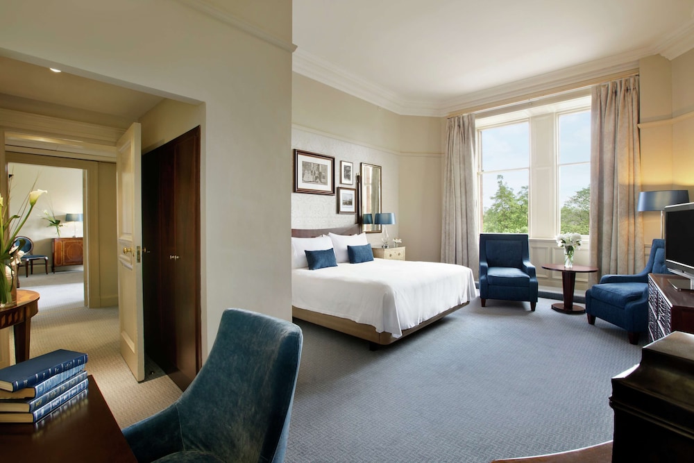 Suite, 1 King Bed, Non Smoking (Robert L Suitevenson)