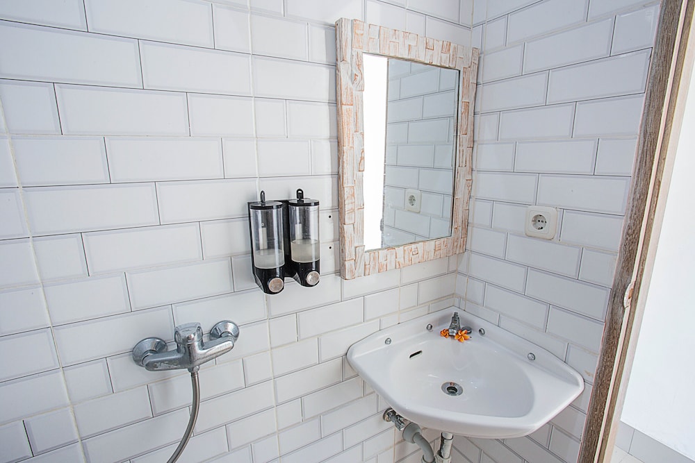 Deluxe Double or Twin Room - Photo 4