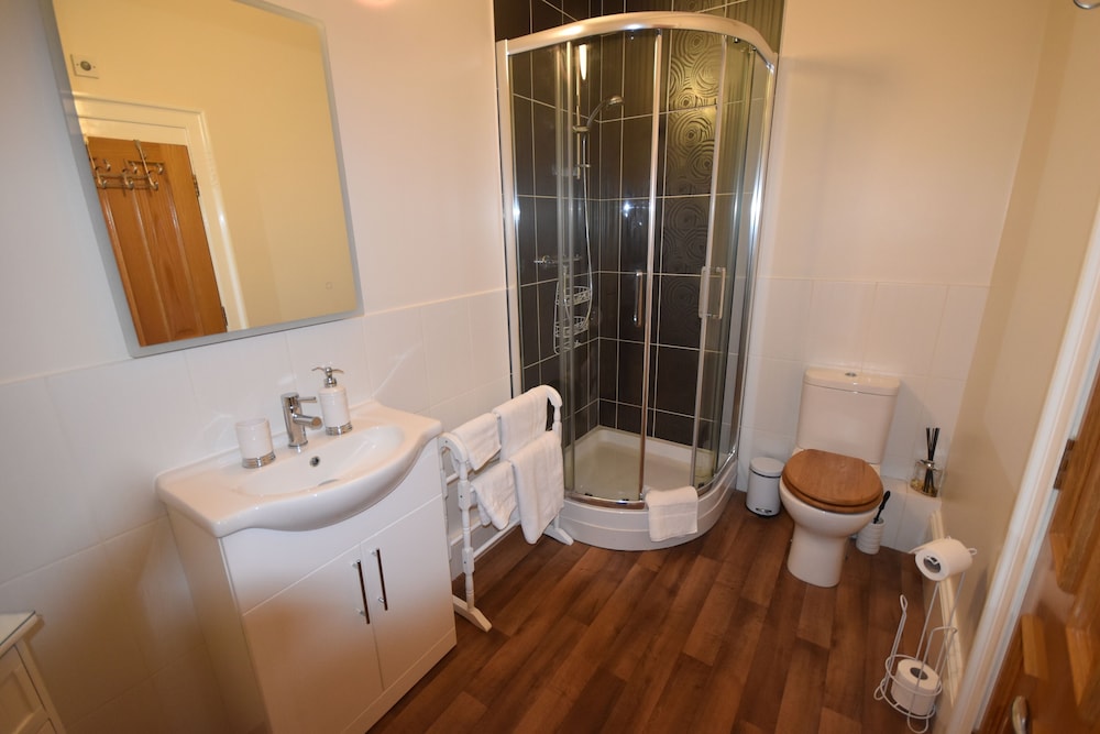 Twin Room, Ensuite photo 3
