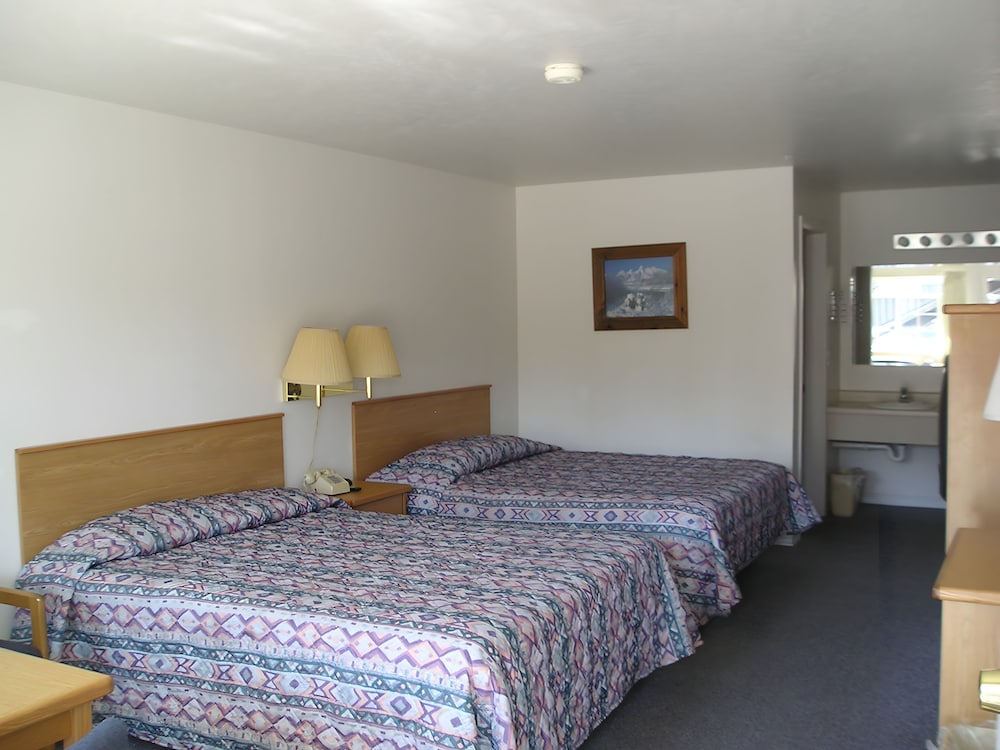 Deluxe Room, 2 Queen Beds photo 1