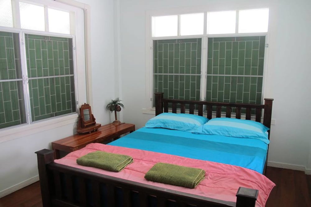 Double Room with Shared Bathroom and Garden View photo 2