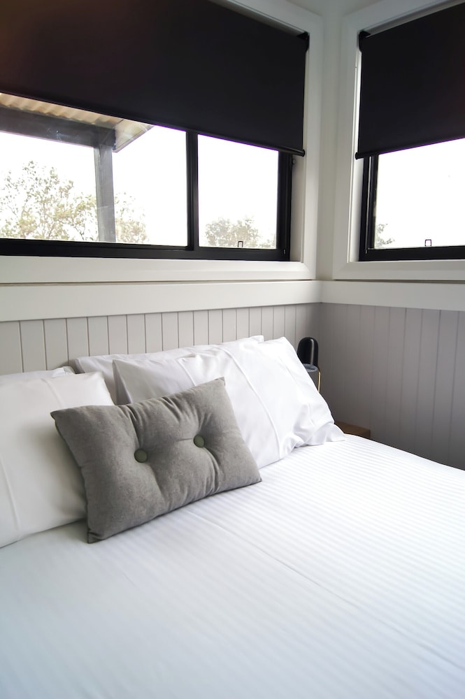 Deluxe Cabin - Sleeps 4 photo 1