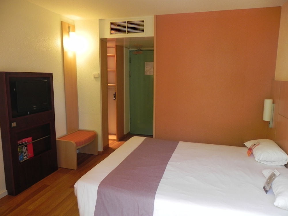 Standard Room, 1 Double Bed - Photo 5