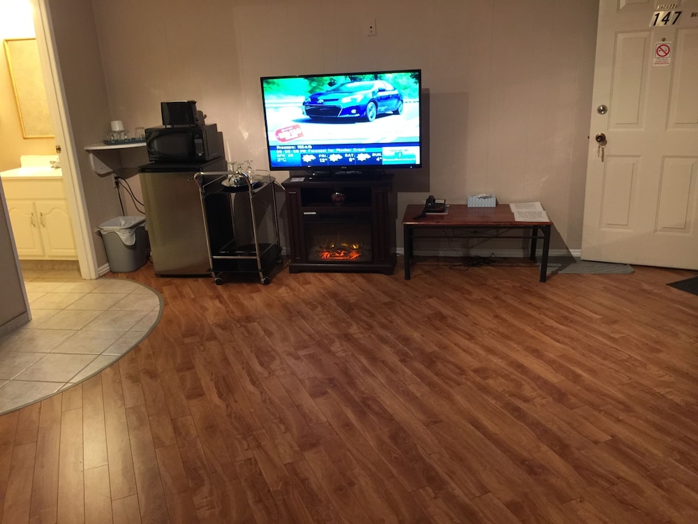 Jacuzzi Suite photo 3