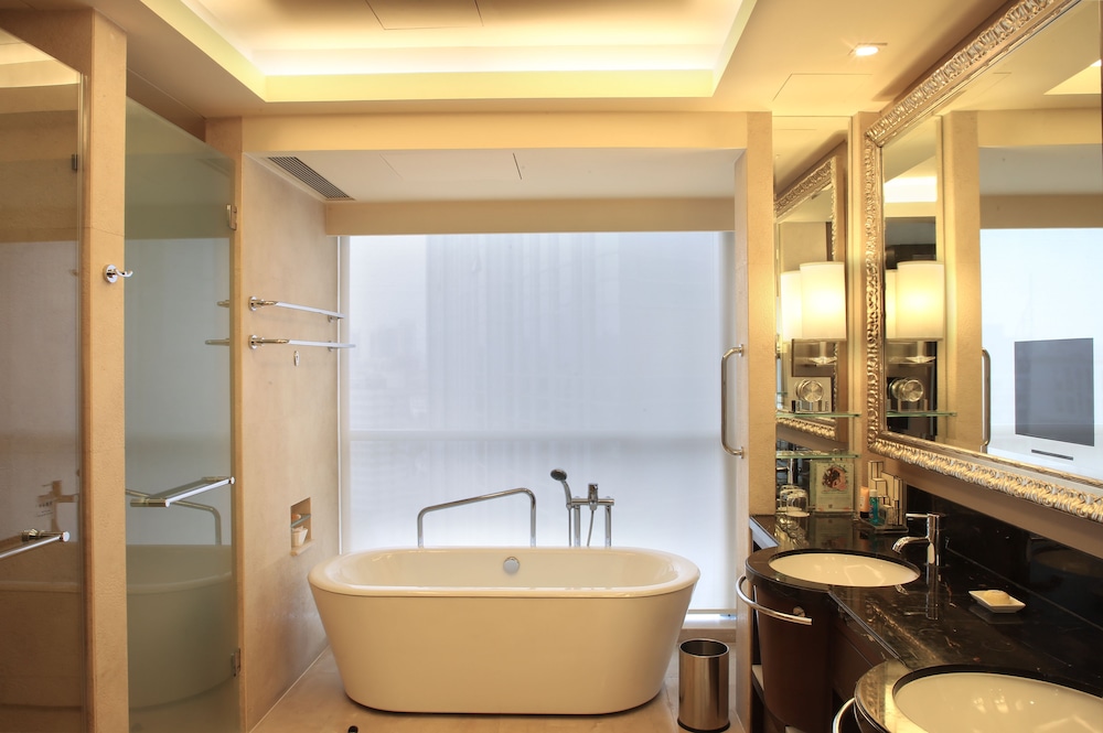 Valley Wing Executive Suite - Photo 6