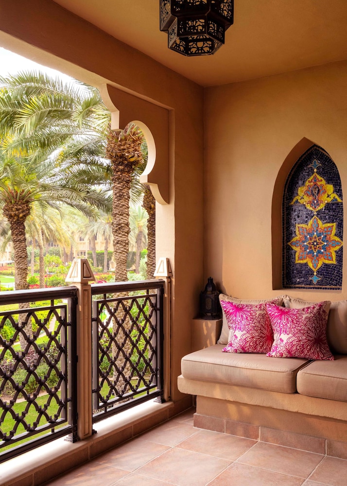 Executive Suite (arabian Court, Uae Resident, Drift)
